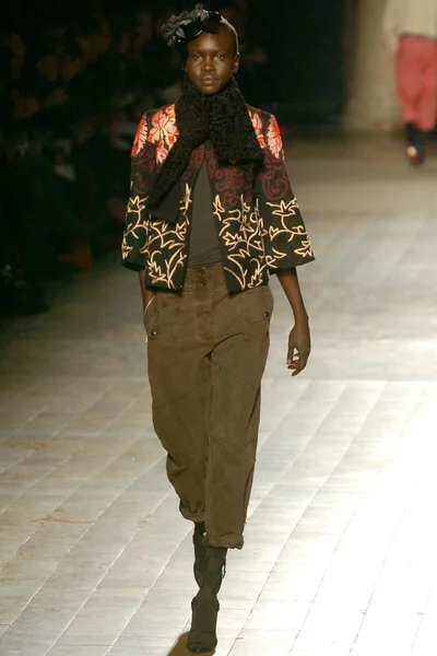 Look 28